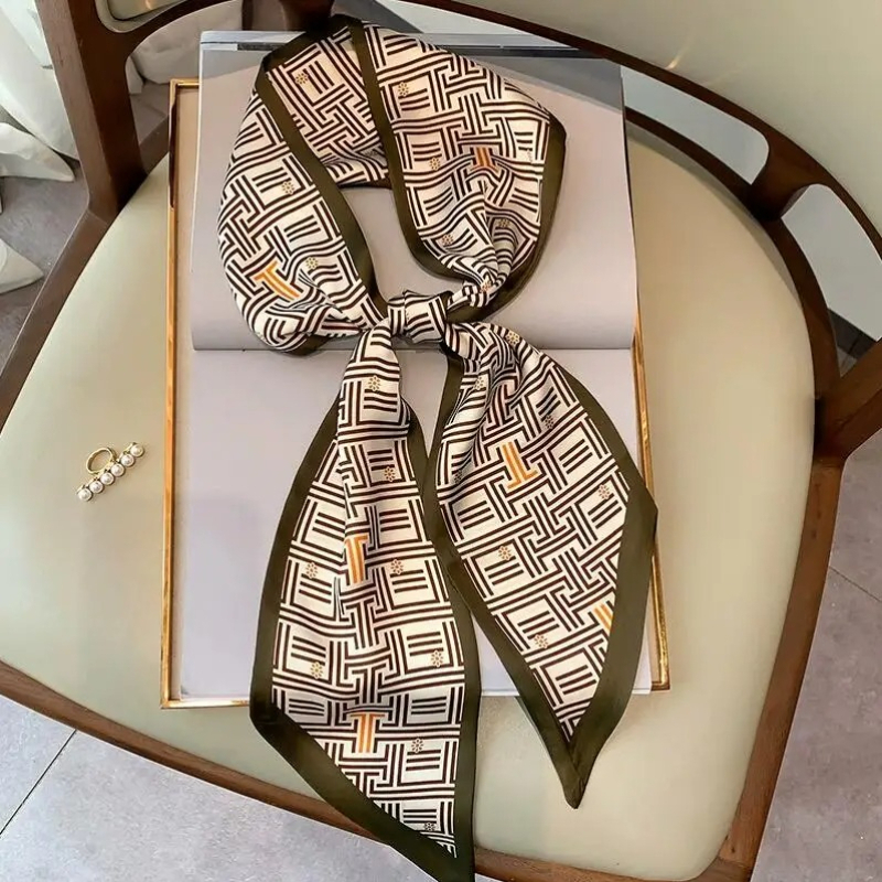 Luxury Geometry Skinny Silk Sc - Luxury Bags Office recension och pris