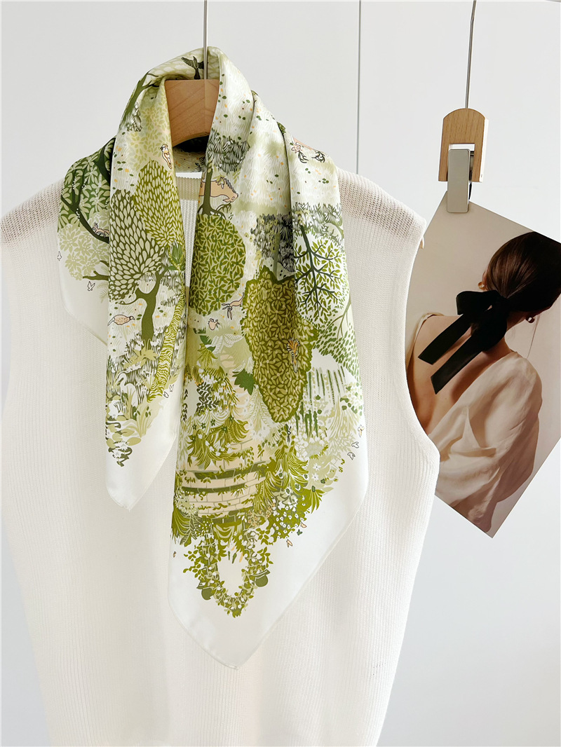 12MM Soft Silk Scarf 65CM Wome - Luxury Bags And Accessories recension och pris