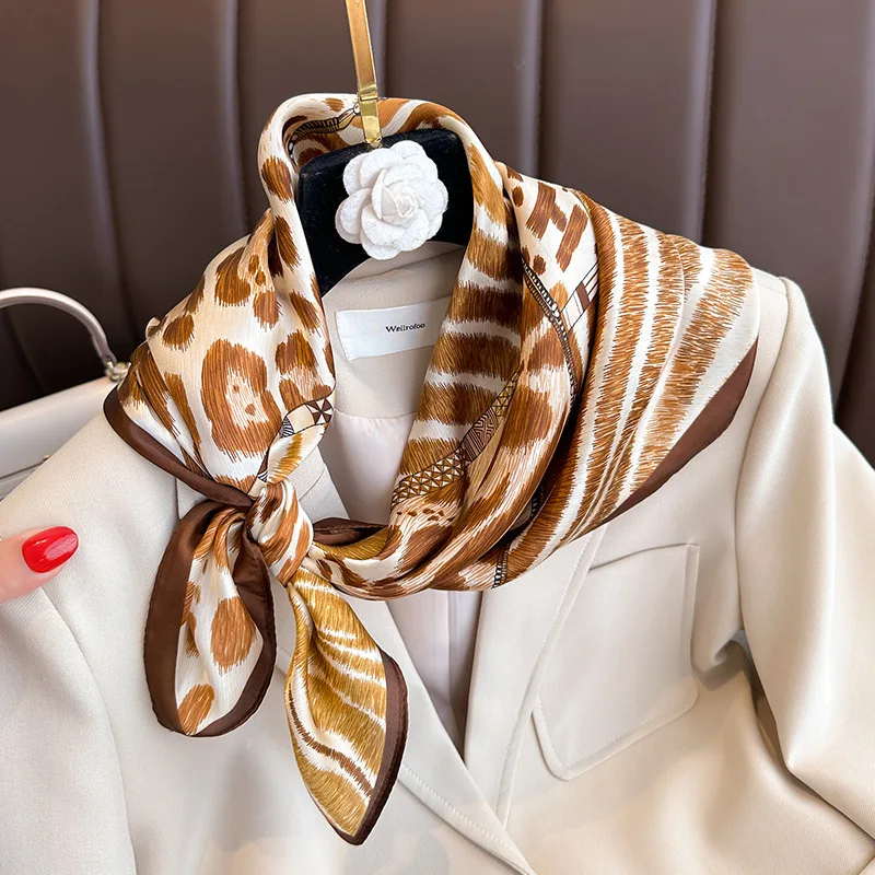 Square Silk Scarf Luxury Leopa - Luxury Bags Office recension och pris
