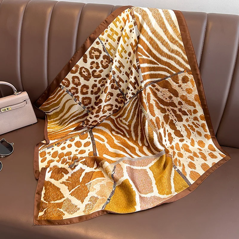 Square Silk Scarf Luxury Leopa - Luxury Bags Office recension och pris