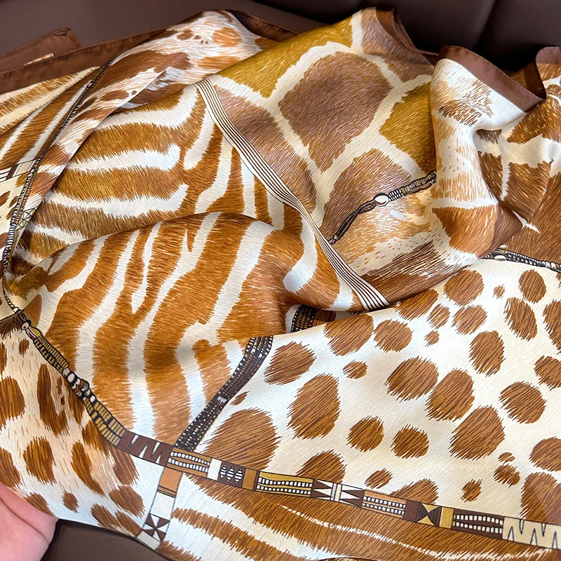 Square Silk Scarf Luxury Leopa - Luxury Bags Office recension och pris
