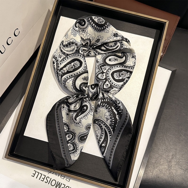 Luxury Satin Square Scarf Pais - Luxury Bags And Accessories recension och pris