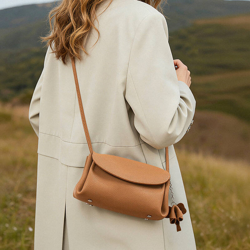 Single-Shoulder Cowhide Square - Luxury Bags Office recension och pris