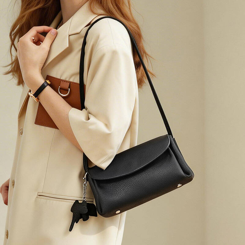 Single-Shoulder Cowhide Square - Luxury Bags Office recension och pris