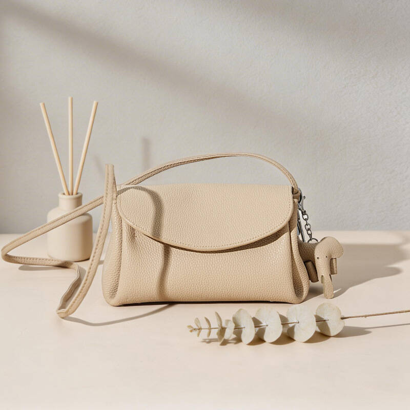 Single-Shoulder Cowhide Square - Luxury Bags Office recension och pris