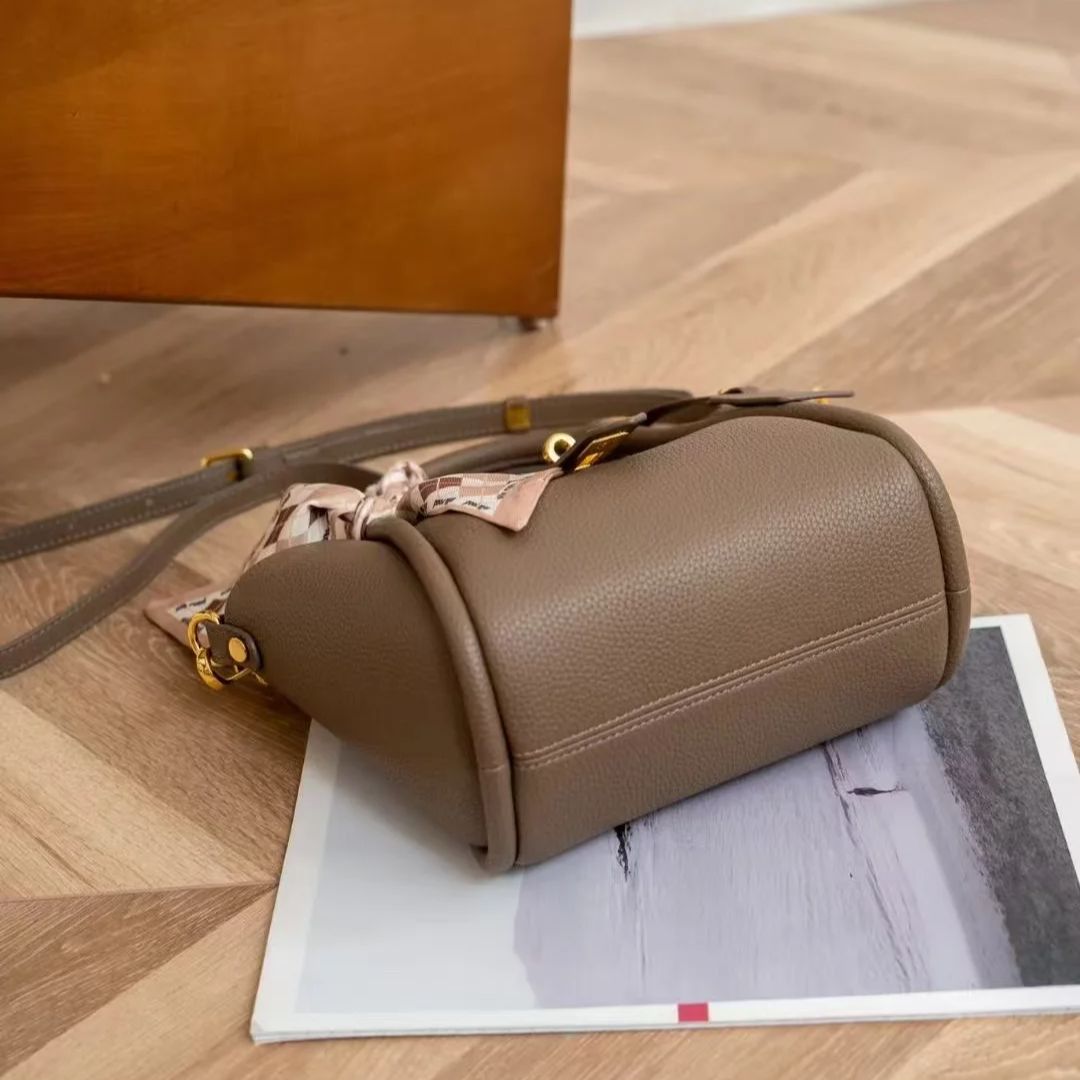 Hot Sell Fashion Versatile Gen - Luxury Bags Sell recension och pris