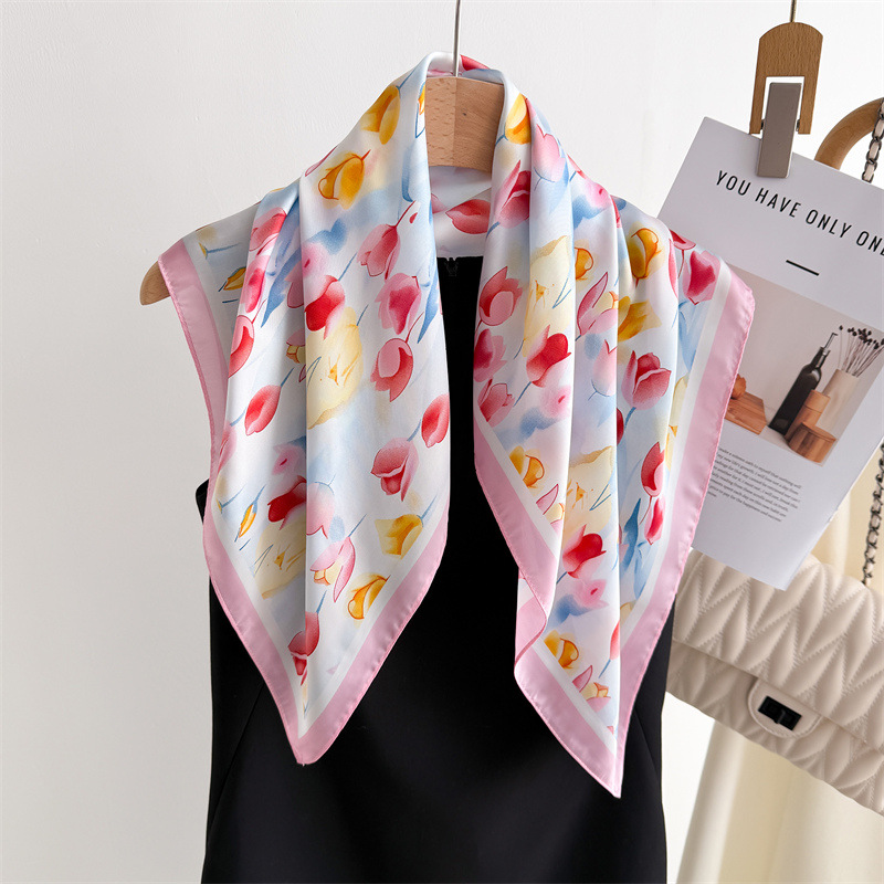 Luxury Printed Square Scarves  - Luxury Bags For Summer recension och pris