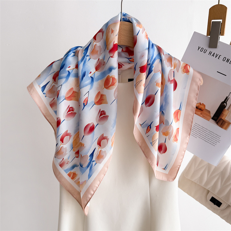 Luxury Printed Square Scarves  - Luxury Bags For Summer recension och pris